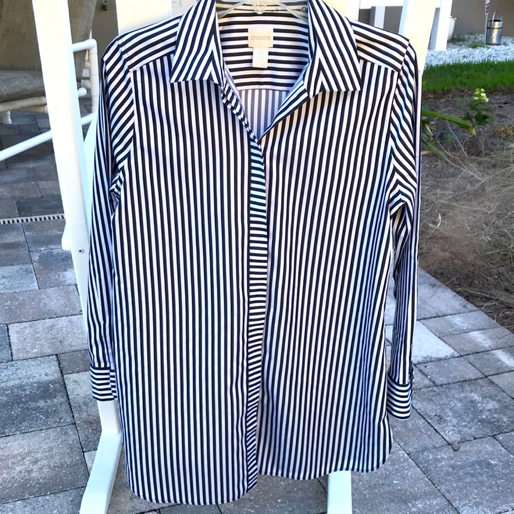 Chico Size 0 Women Button-up Top Shirt No-Iron Black White Vertical Stripe
